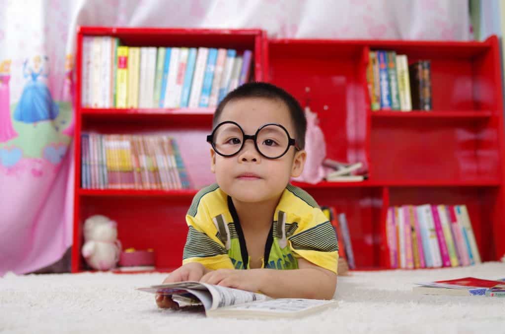 boy with glasses best winter books for preschoolers
