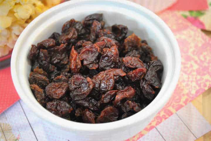 raisins for Valentine's day snack mix
