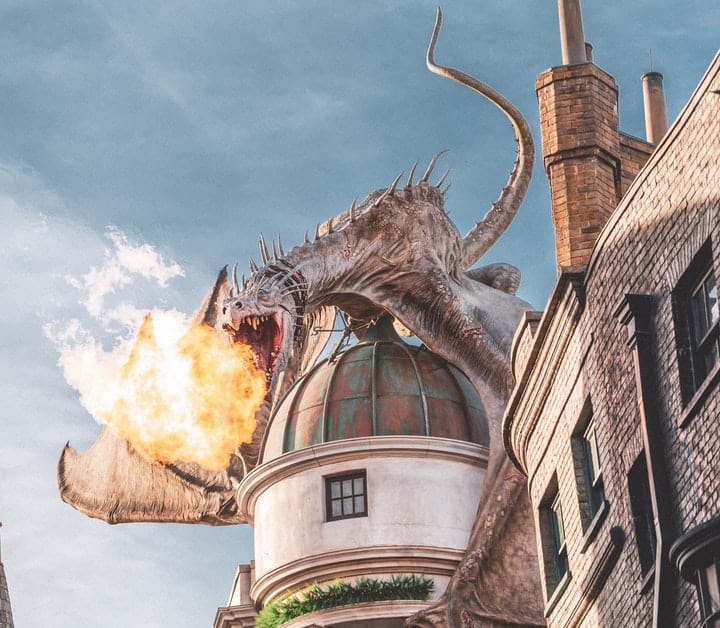 dragon at Harry Potter world