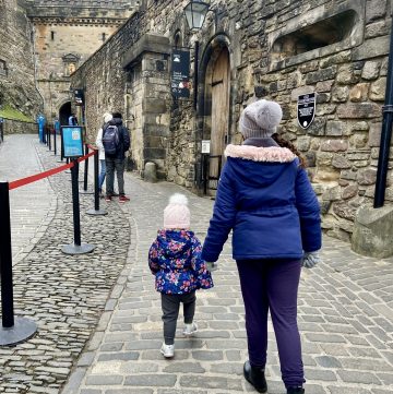 kids walking up Edinburgh Castle