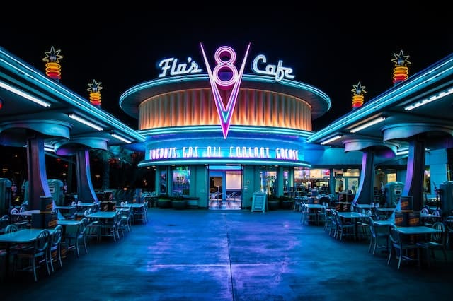 Flo's Cafe at night