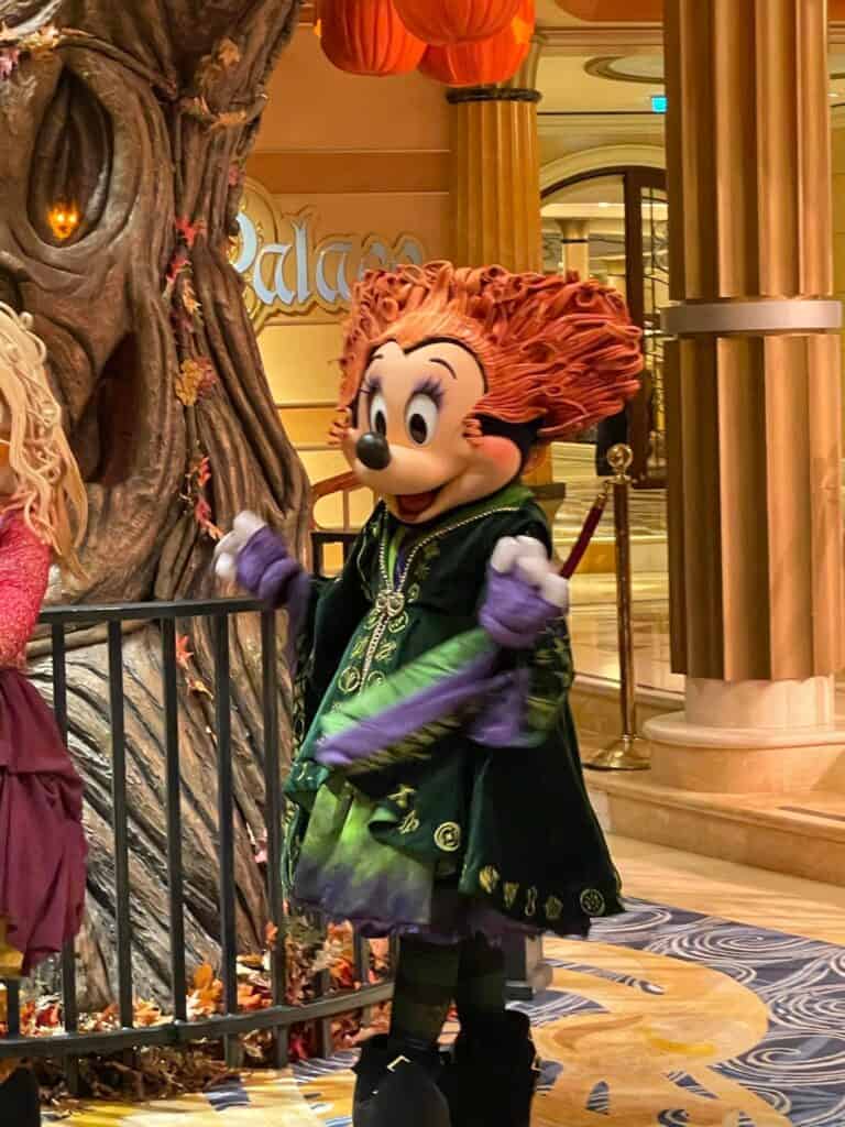 Minnie in Halloween costume on DCL